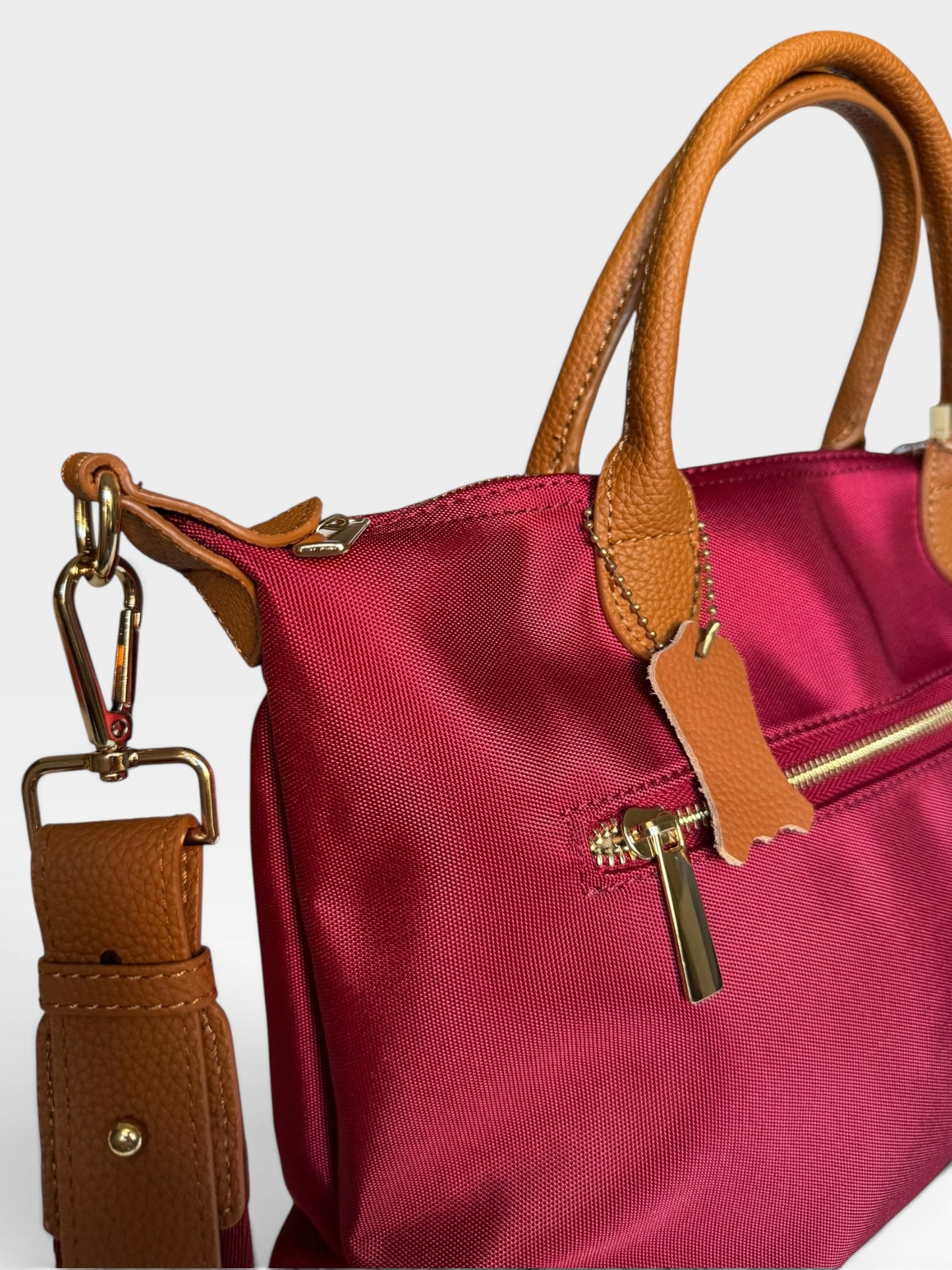 Borsa a Tracolla / A Mano in Nylon e Dettagli in Pelle