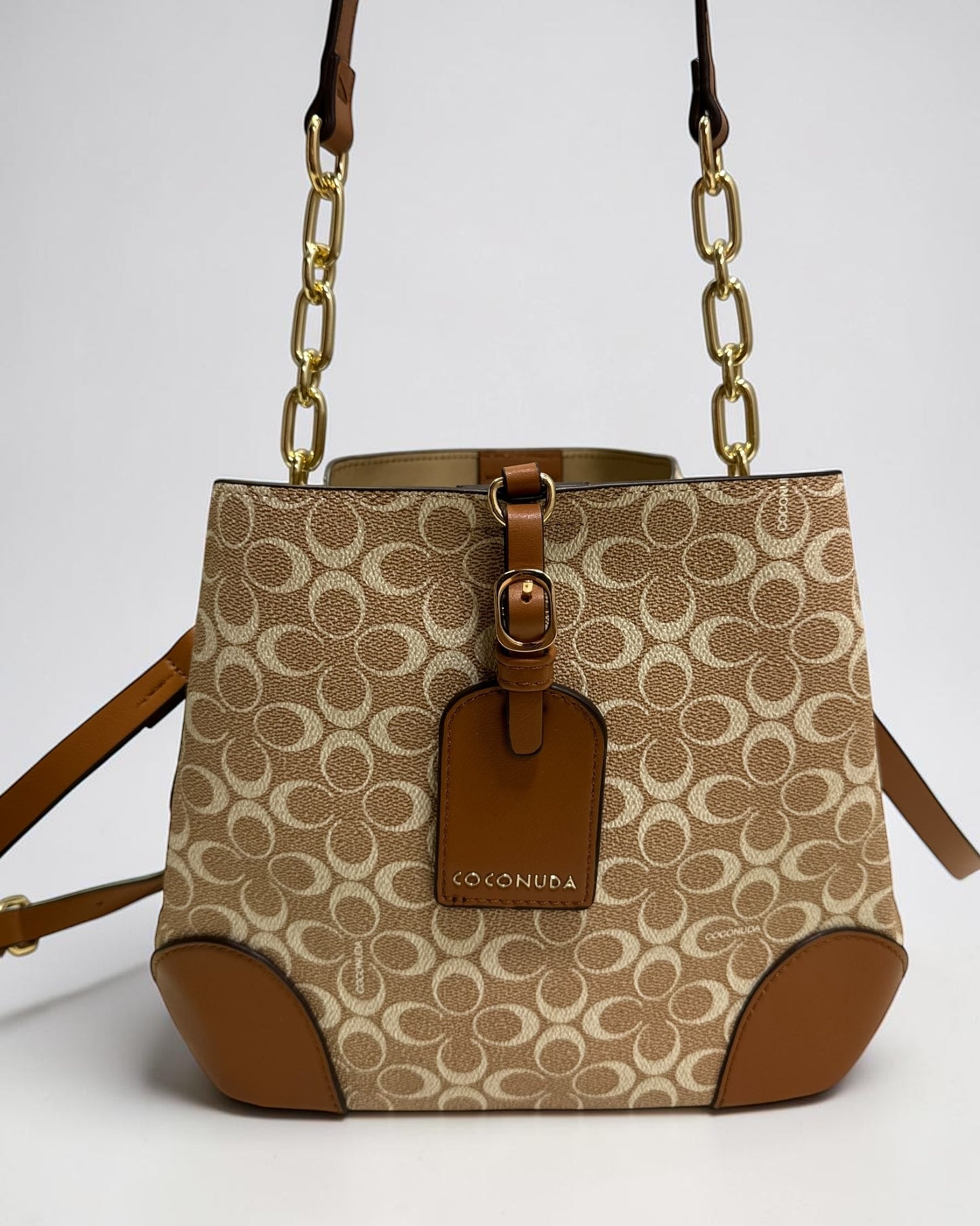 Coconuda logo-printed bucket bag