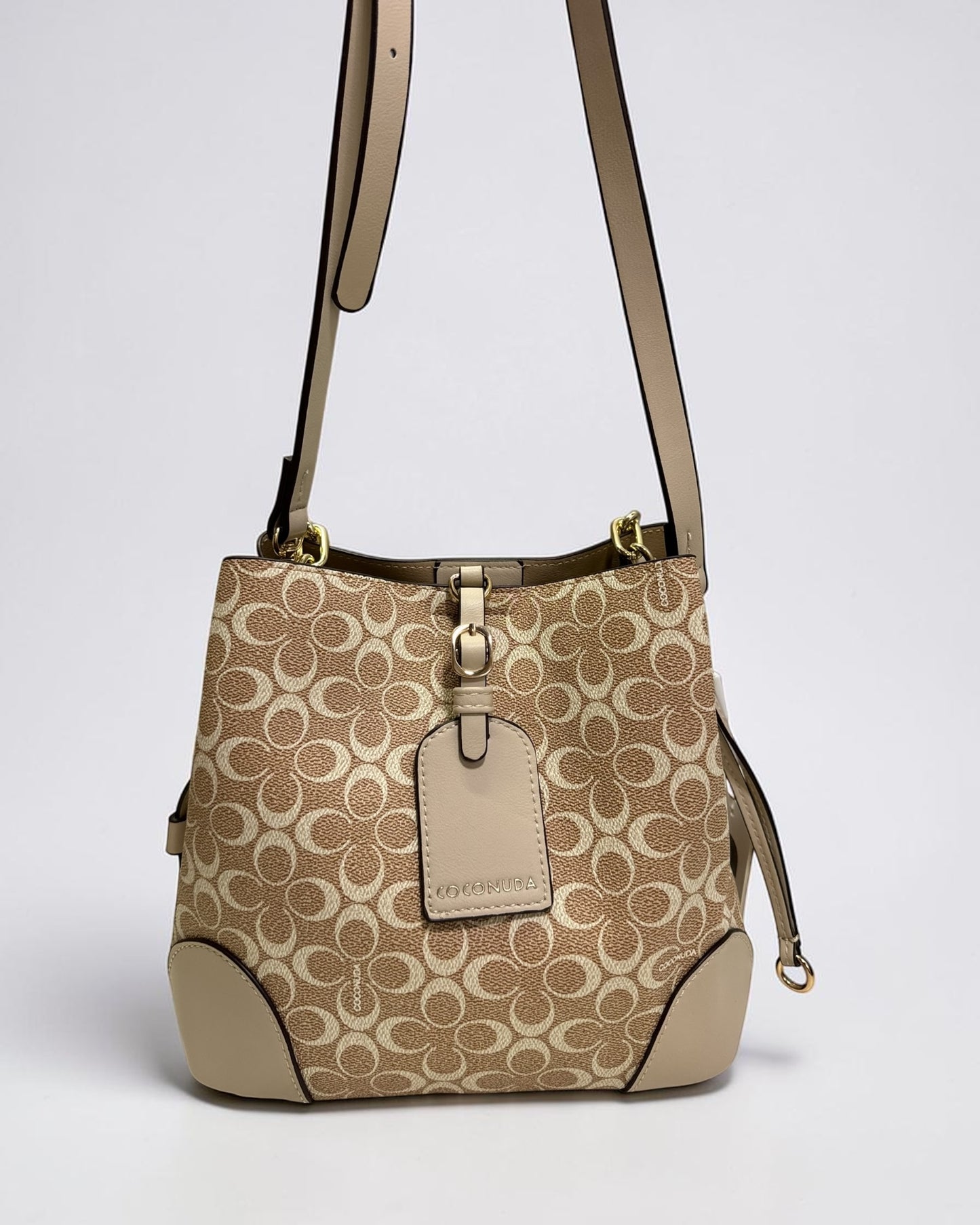 Coconuda logo-printed bucket bag