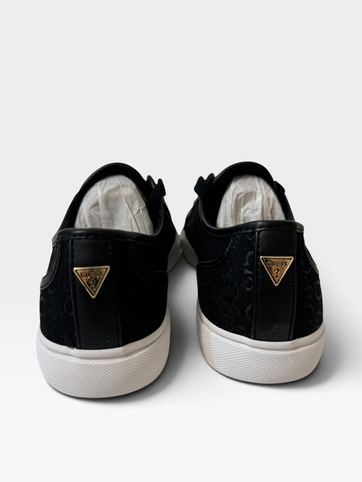 Guess Donna
