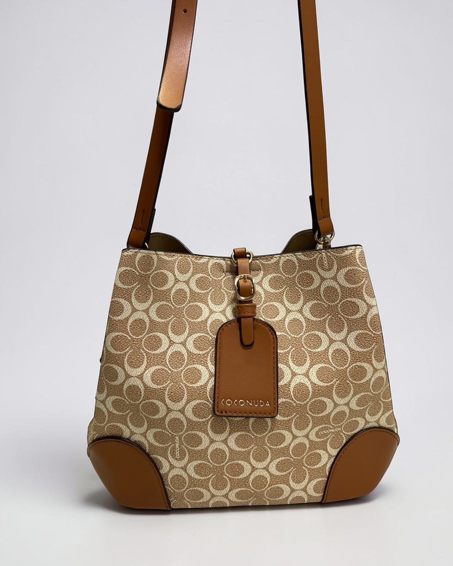Coconuda logo-printed bucket bag