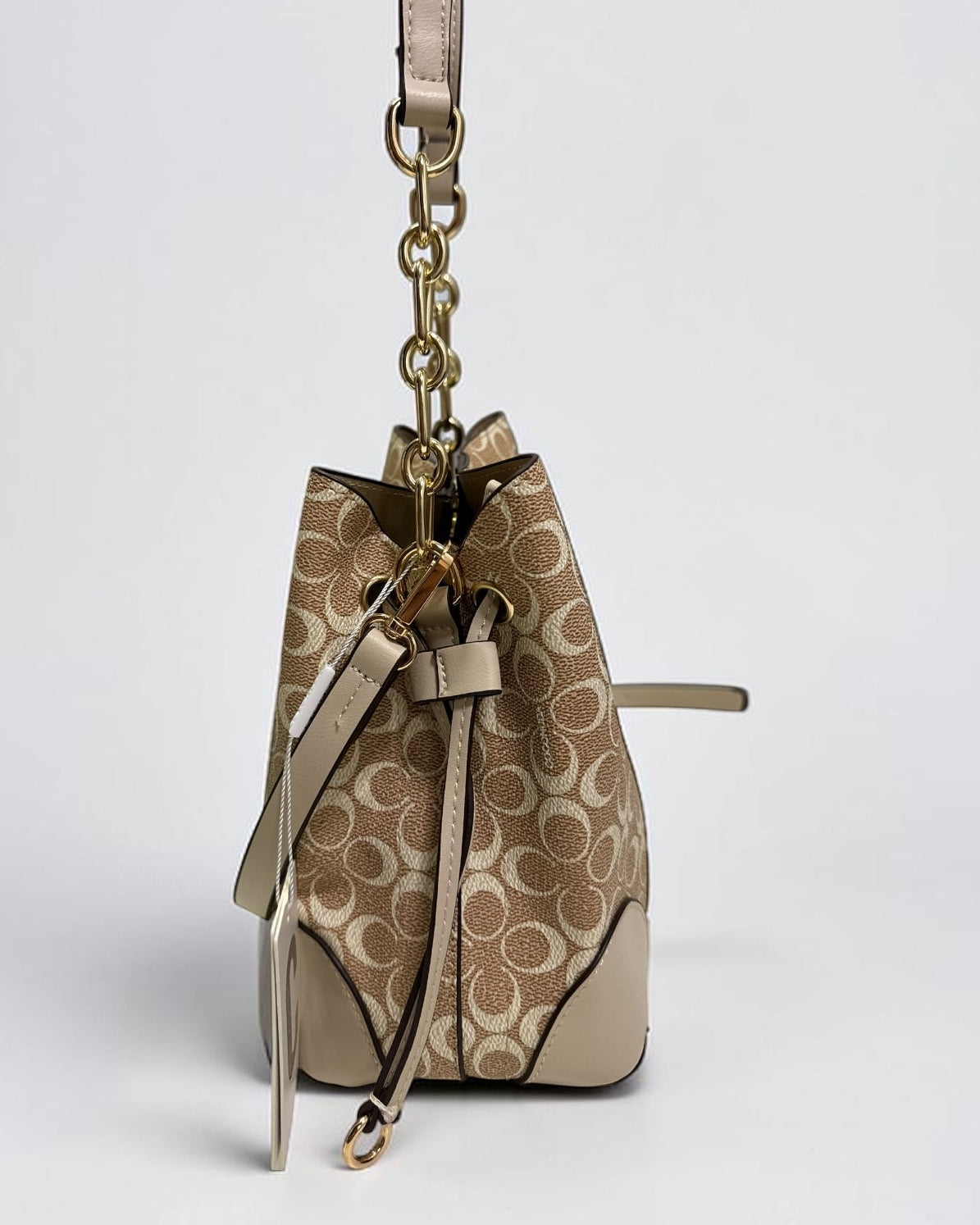 Coconuda logo-printed bucket bag